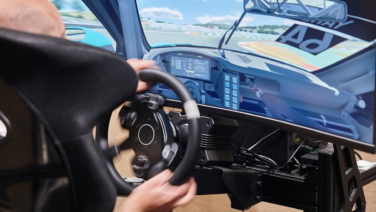 В Петербурге открылся первый центр подготовки пилотов симрейсинга