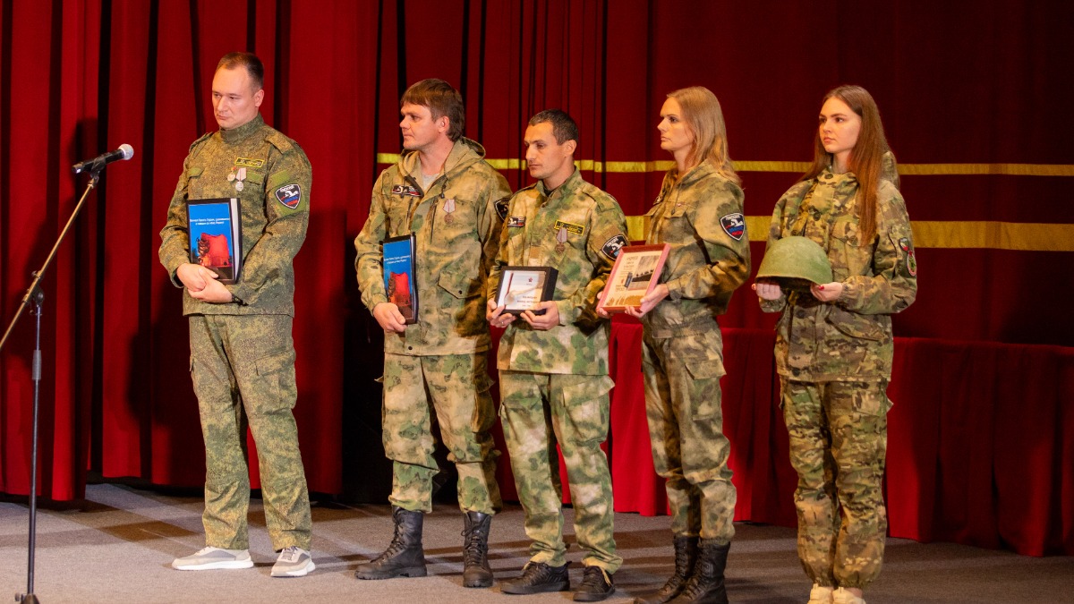 В Музее Победы реликвии красноармейцев передали их потомкам