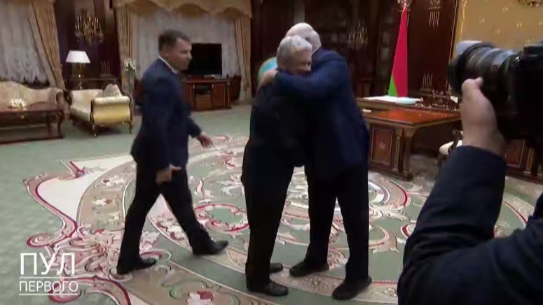 Появились кадры встречи Лукашенко со спецпосланником президента США Келлогом