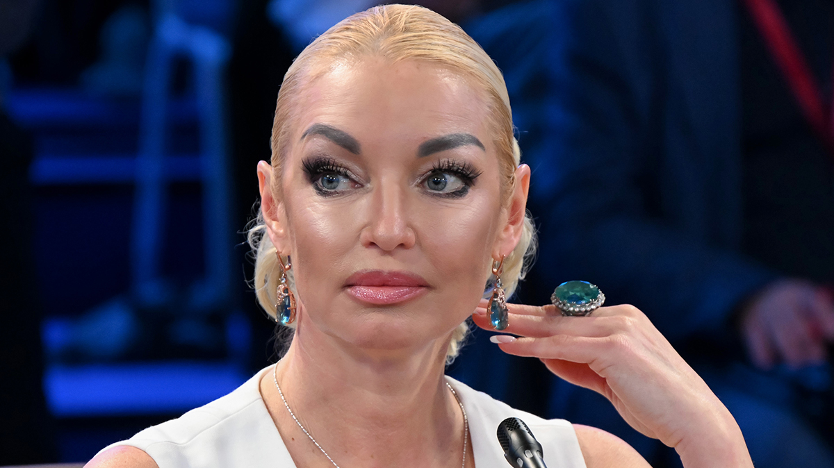 Волочкова рассказала, как мать Собчак просила выводить ее дочь в свет