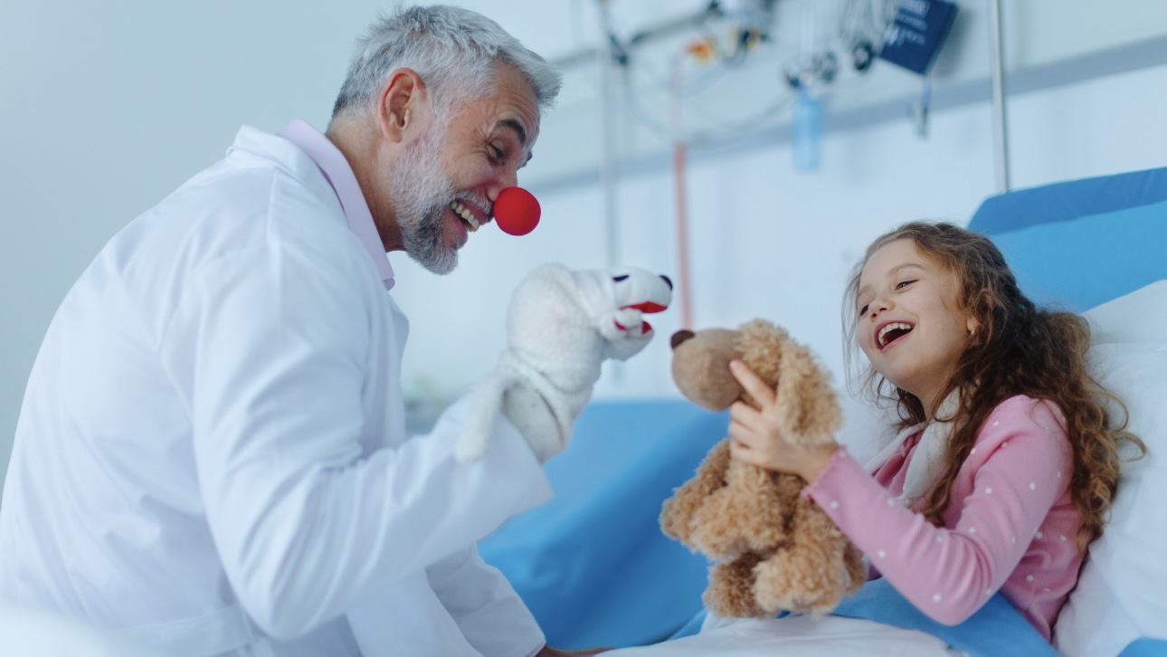 «Главное — деликатность»: медицинский клоун Лукина рассказала о специфике работы