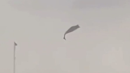 Украинский флаг сорвало ветром с самого высокого флагштока в Кривом Роге