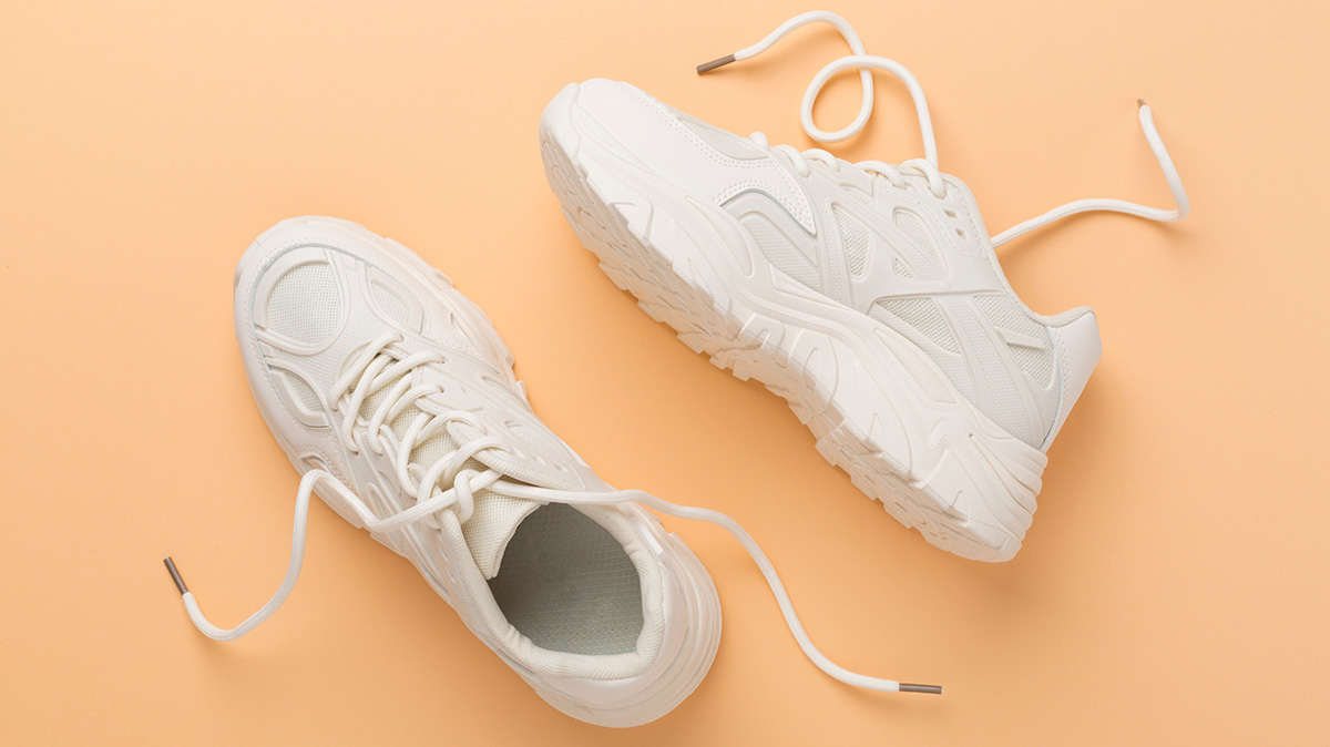 Новосибирец отсудил у ЦУМа 176 тысяч рублей за некачественные кроссовки