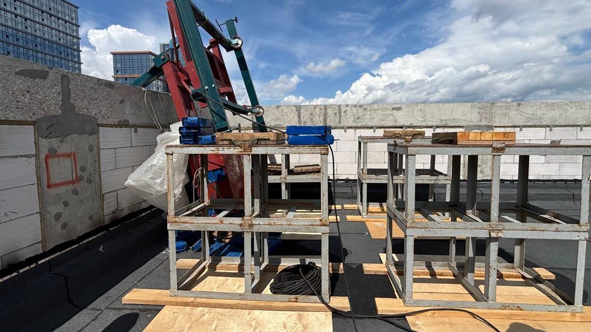 Рабочий упал с высоты на стройке на юго-востоке Москвы