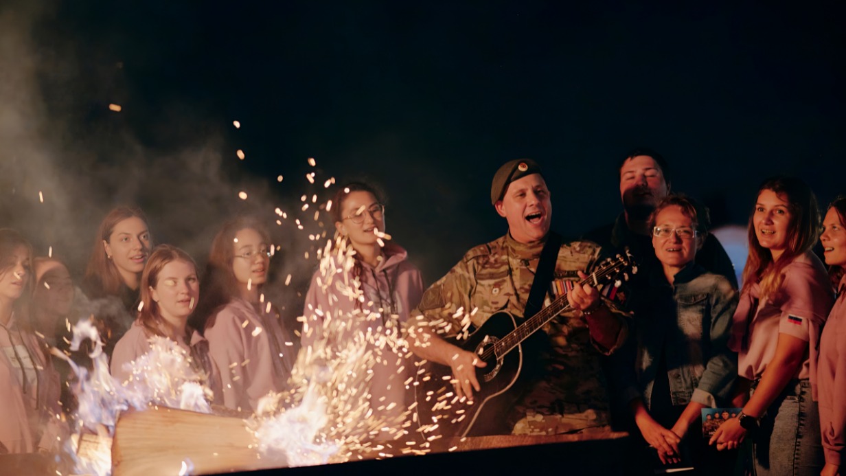 На форумах Росмолодежи участники приобретают не только новые умения и навыки, но и единомышленников, с которыми хочется посидеть у костра