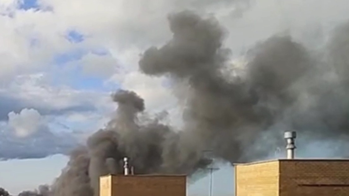 СМИ: Пожар начался в Брянске после работы систем ПВО