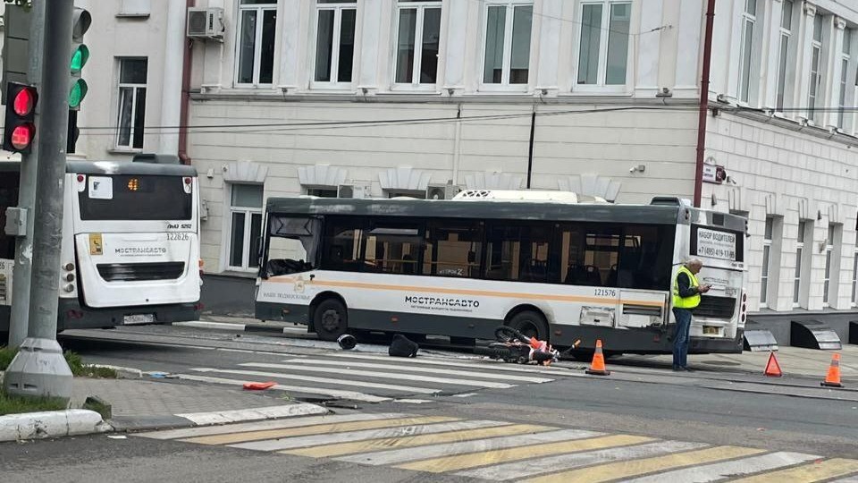 Пассажир питбайка погиб после ДТП с автобусом в подмосковном Ногинске