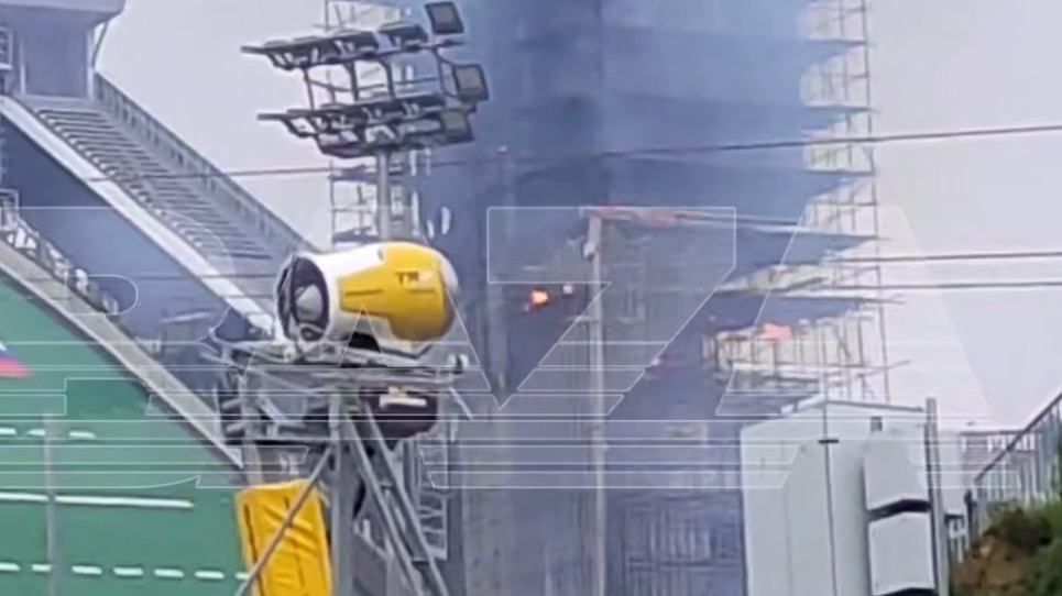 Загорелась стройка горнолыжного комплекса на Воробьевых горах в Москве