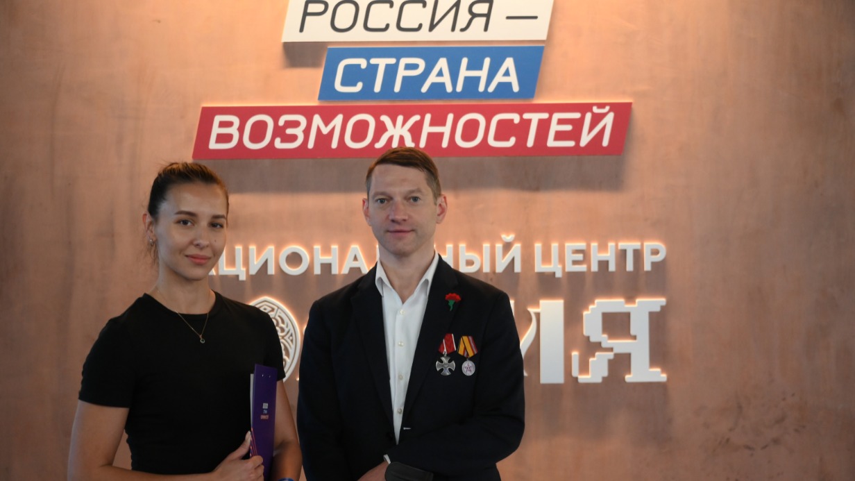 Менеджер-координатор РСВ Алла Чеплейкина и участник СВО, доброволец, кавалер ордена Мужества Анатолий Катков