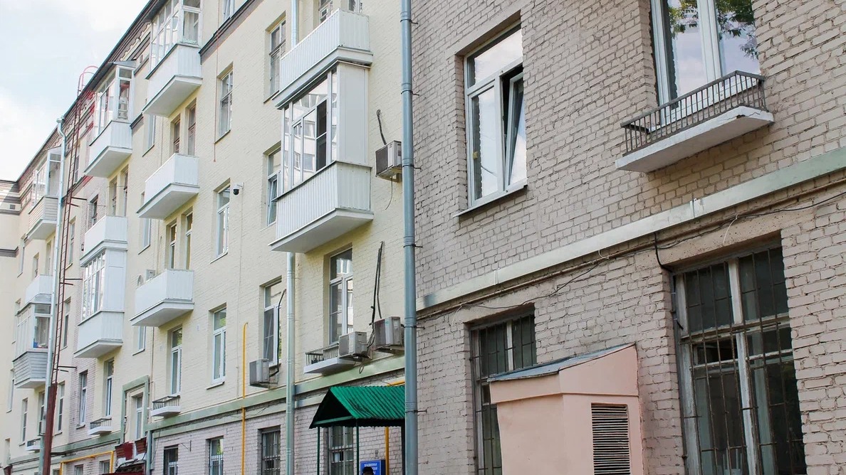 В районе Мещанский стартовал капитальный ремонт дома 1957 года