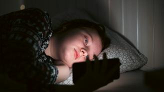 Нужен ли в России запрет на использование детьми социальных сетей