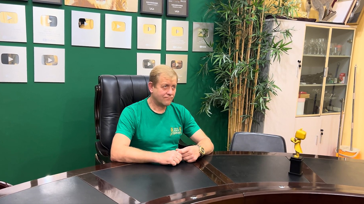 Пострадавший от нападения льва Зубков заявил, что продолжит ходить ко львам