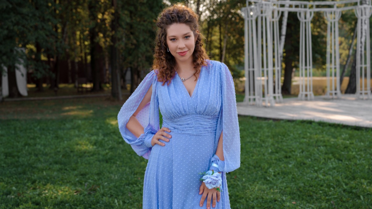 Кадр из сериала «Остаться друзьями»: Алина Алексеева в роли Кати