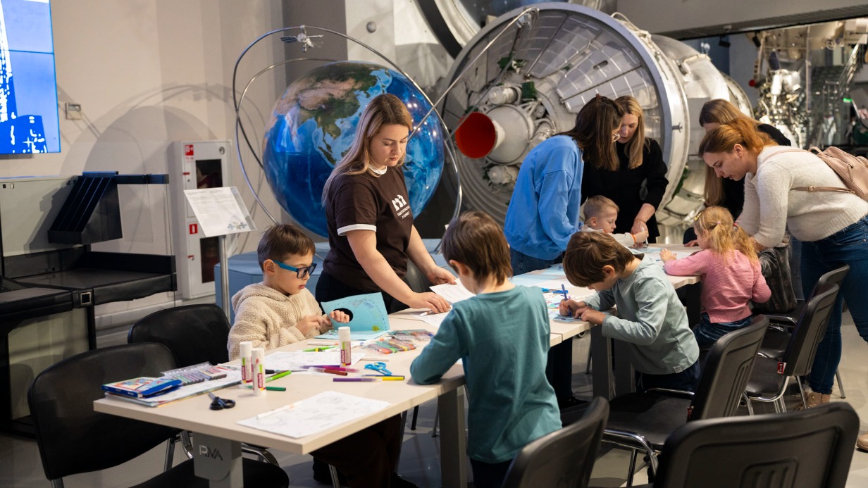 Сергунина: Кинопоказы, выставки и концерты ждут москвичей ко Дню семьи, любви и верности