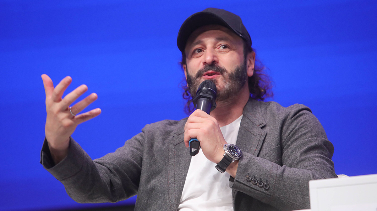 Авербух выразил сожаление из-за большой разницы в возрасте с Арзамасовой