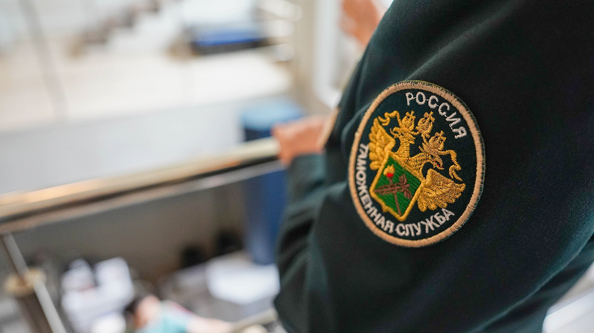 Таможенники в Шереметьеве нашли у пассажирки кольцо за шесть миллионов рублей