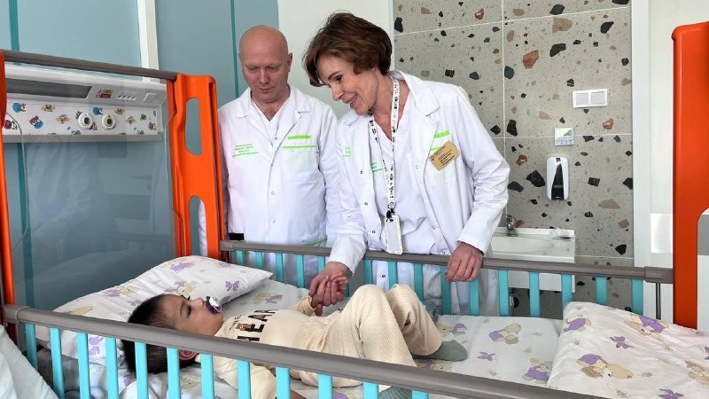 Пострадавшего от нападения в Шереметьеве мальчика перевели в общее отделение