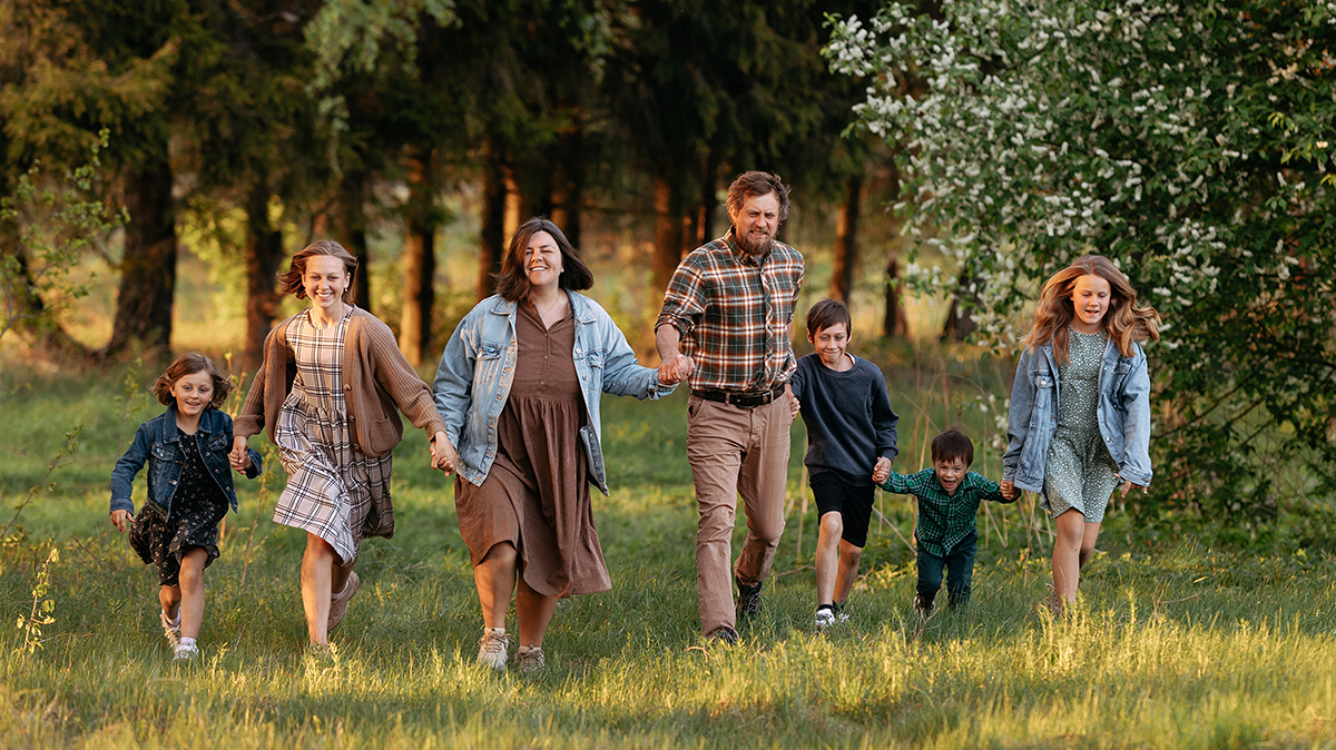 Москва для каждой семьи: город помогает приемным родителям и детям