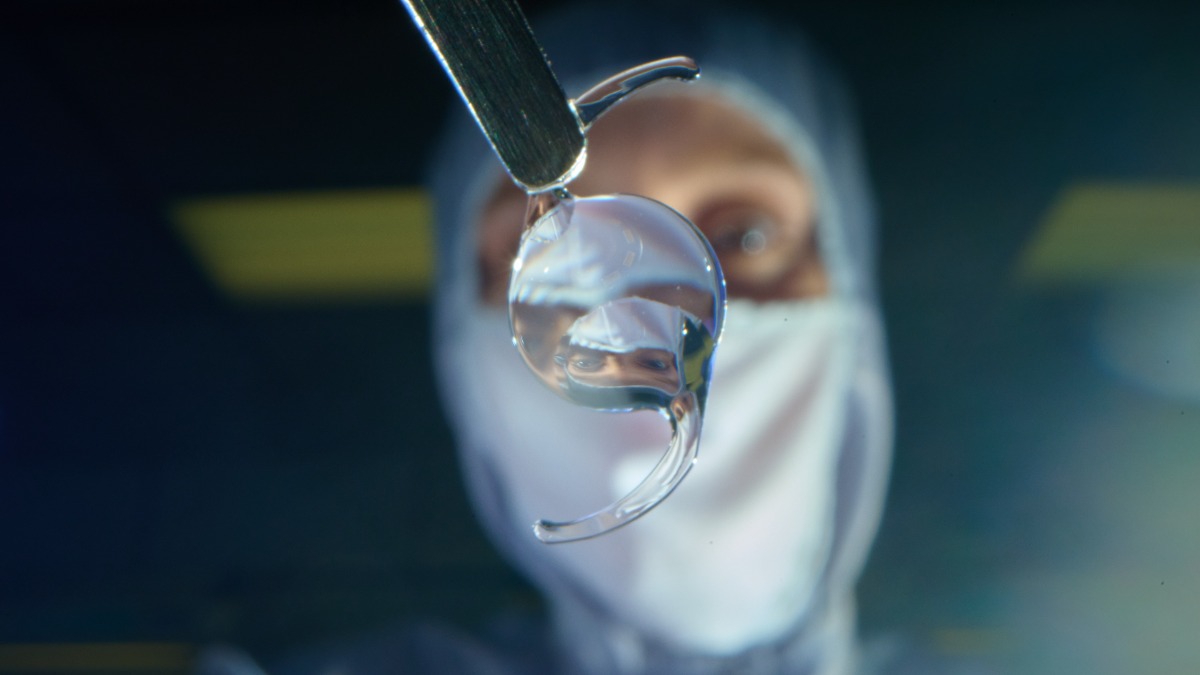 Анатолий Гарбузов: Московское предприятие втрое увеличило выпуск искусственных хрусталиков глаза