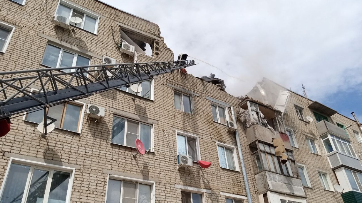 Взрыв произошел в пятиэтажном доме в Саратовской области