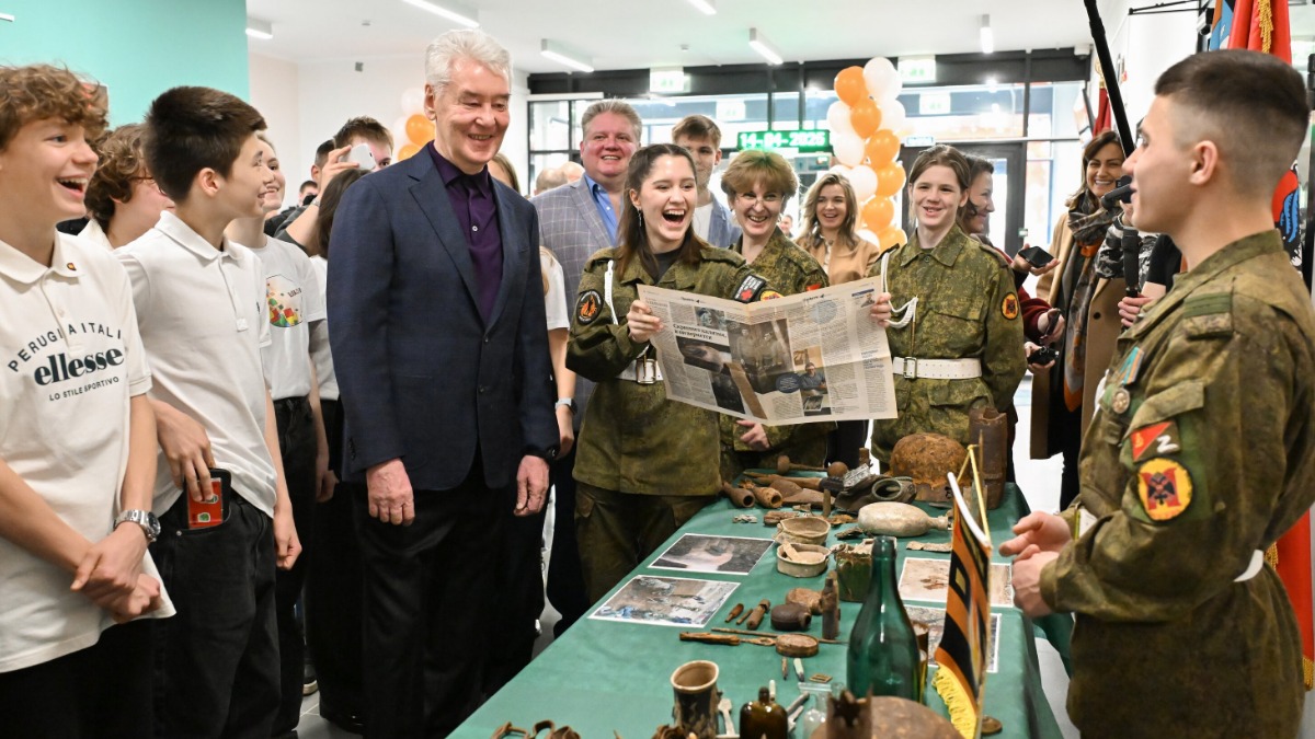 Мэр Москвы Сергей Собянин на открытии школы № 1788 на улице Летчика Грицевца в ТиНАО. Строительство образовательных учреждений в новых округах продолжается