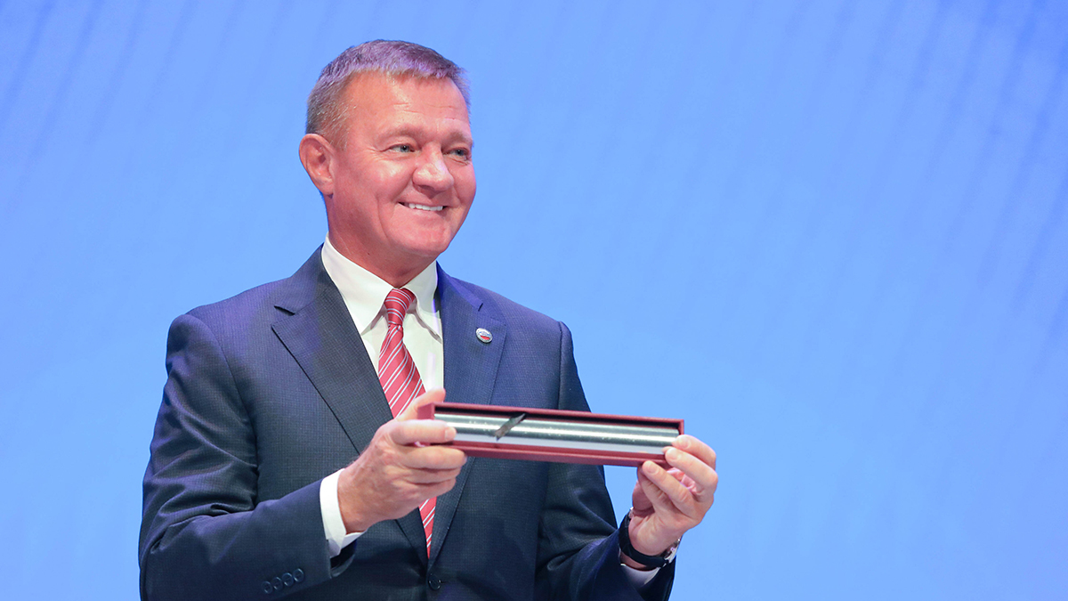 Бывшая супруга Старовойта с дочерьми приехала на прощание с экс-министром