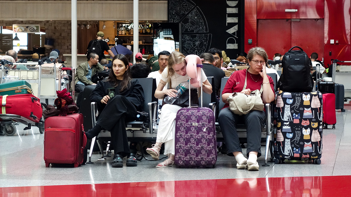 Минтранс: Аэропорты Москвы и Петербурга отменили 517 рейсов за три дня