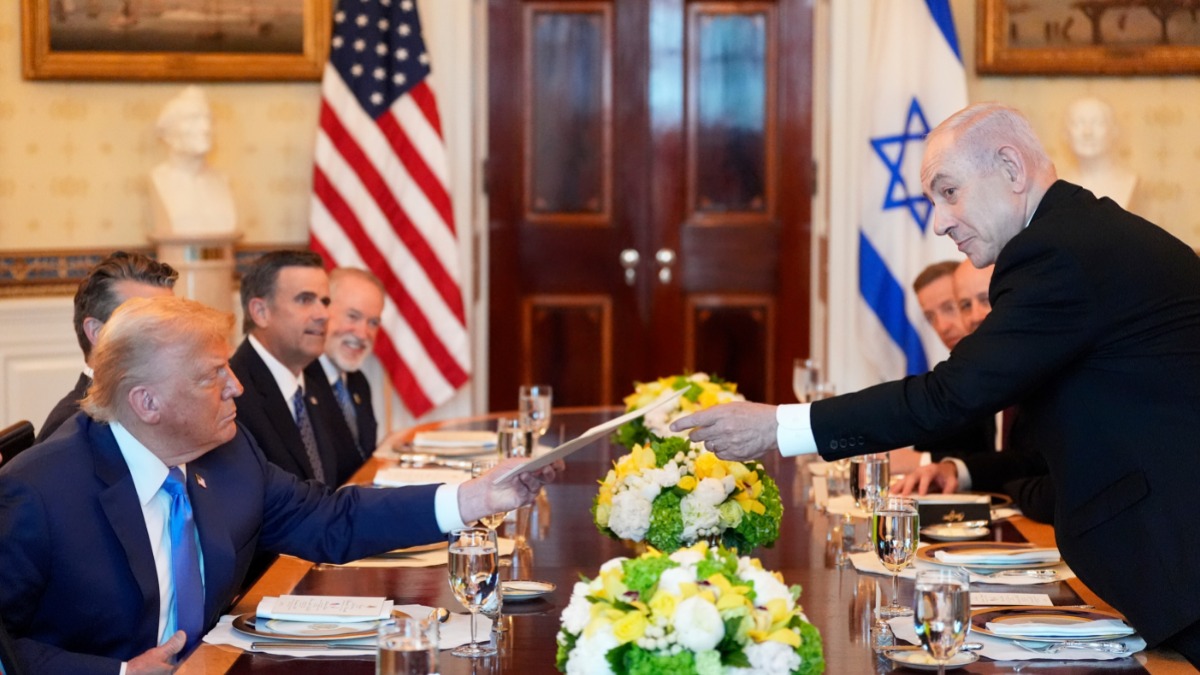 Премьер-министр Израиля Биньямин Нетаньяху на встрече с президентом США Дональдом Трампом