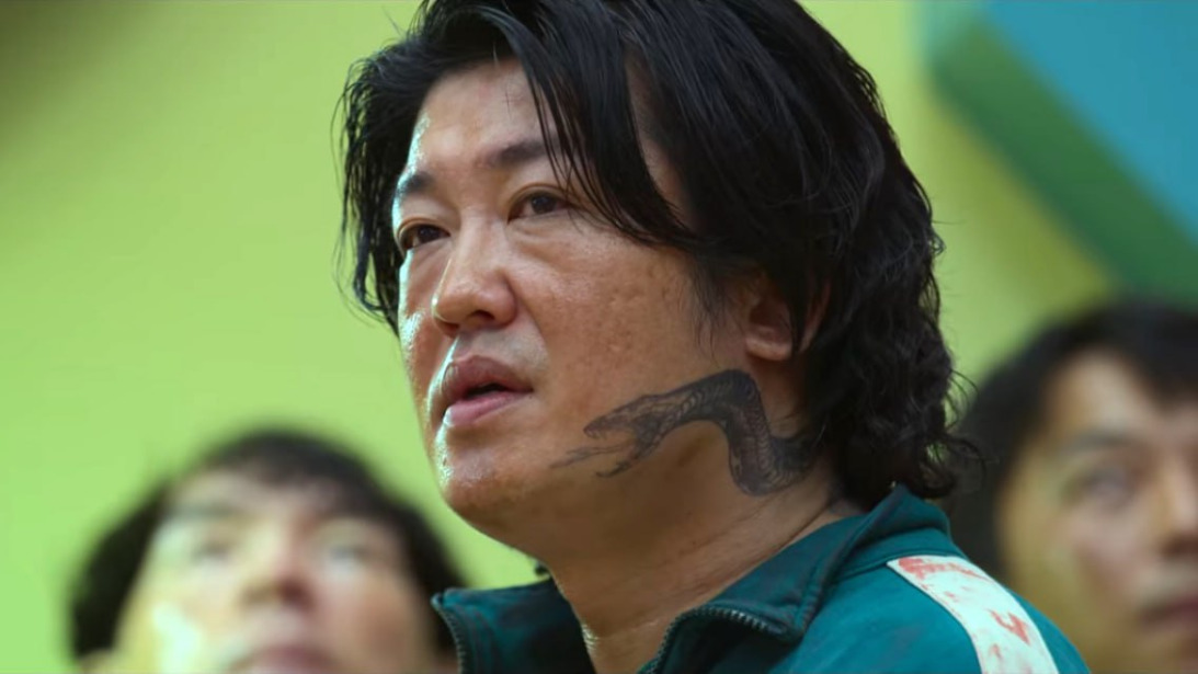 Актер из «Игры в кальмара» Хо Сон Тхэ спел «Журавлей» на русском языке