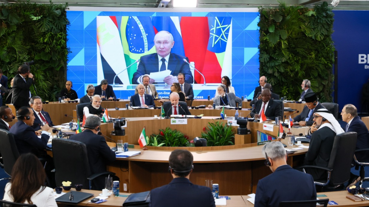 Президент России Владимир Путин обратился с видеопосланием к участникам саммита БРИКС в Рио-де-Жанейро