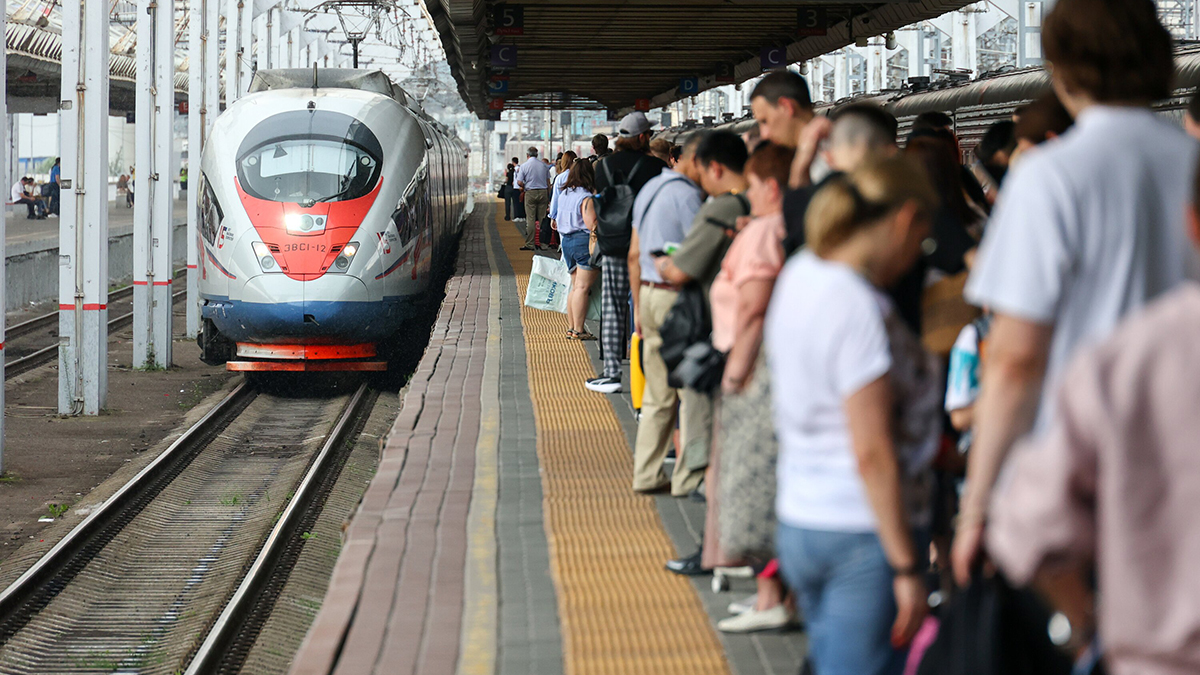 РЖД удвоили количество мест в «Сапсанах» из-за ограничений в Пулково