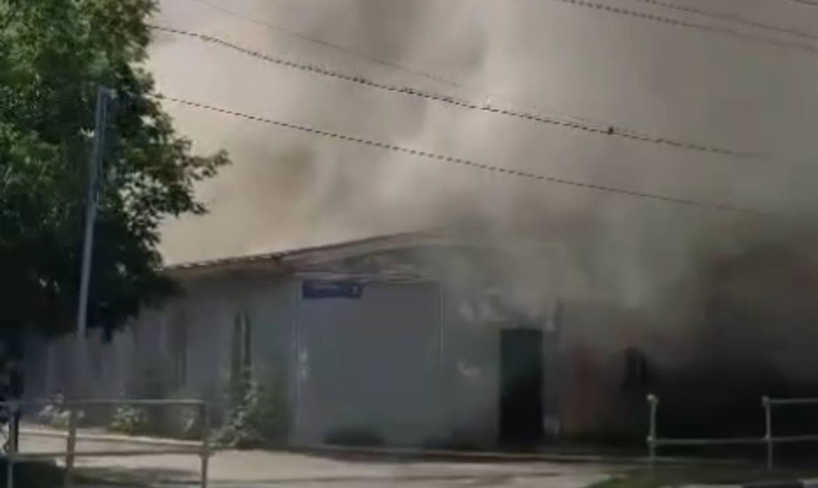 Здание бывшей музыкальной школы загорелось в подмосковном Солнечногорске