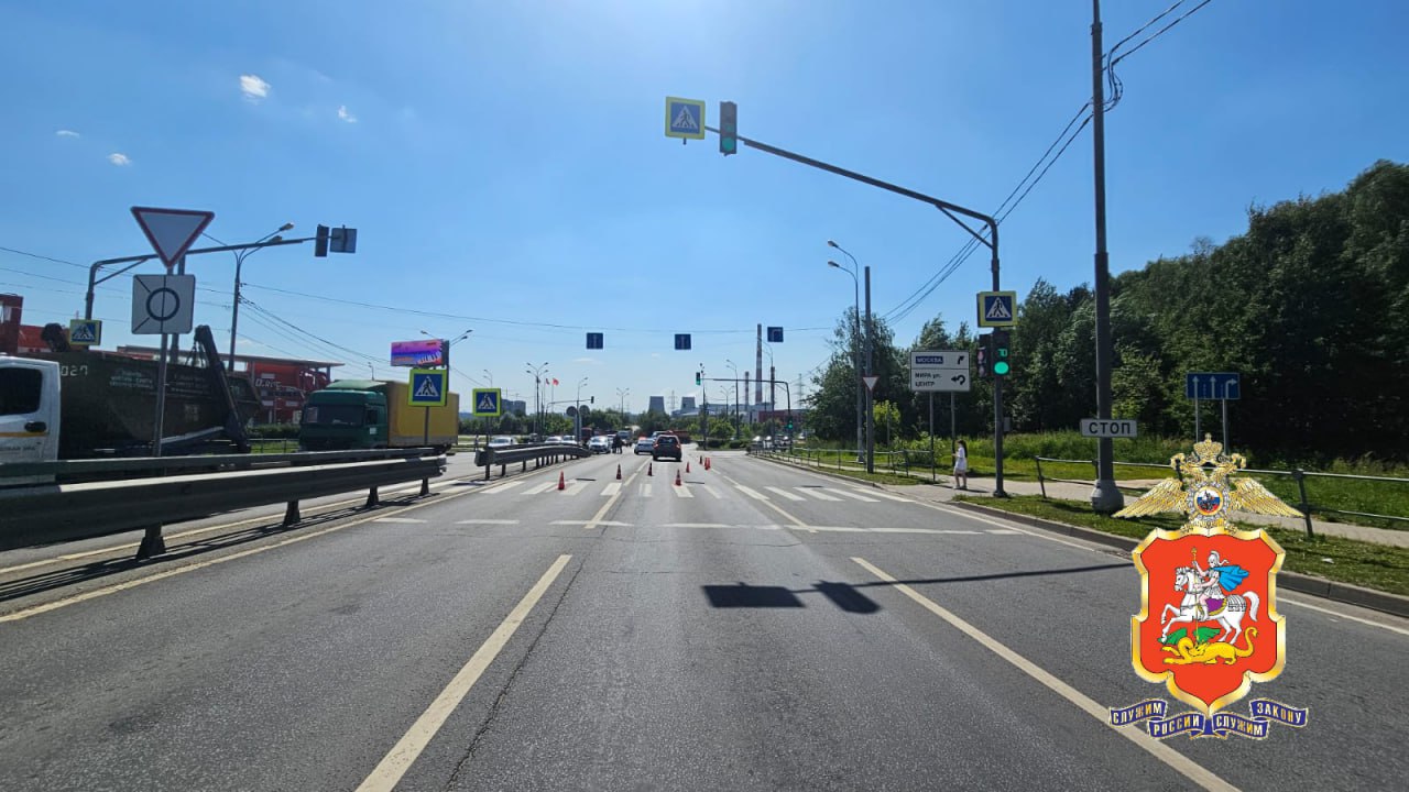 В Мытищах машина сбила ребенка, перебегавшего дорогу на красный сигнал светофора