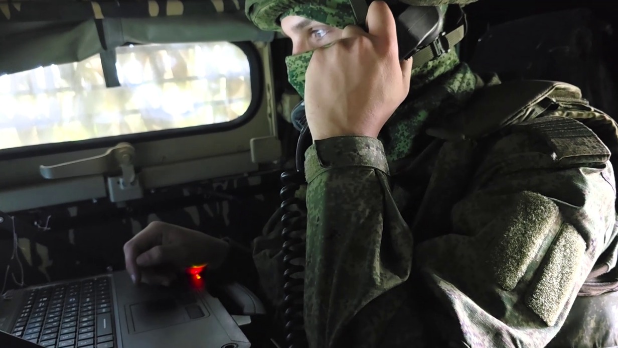 Военный связист группировки «Запад» выполняет задачи в зоне СВО