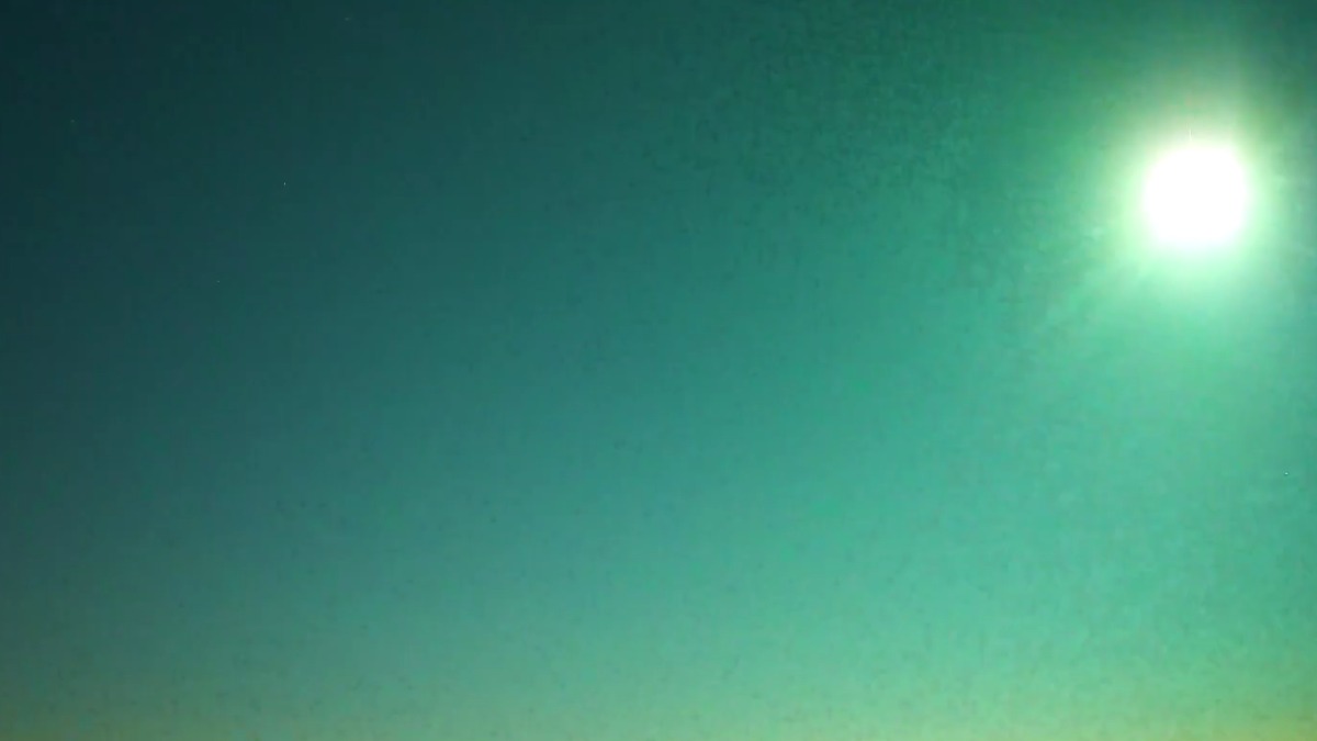 Яркий метеор появился в небе над Челябинской областью