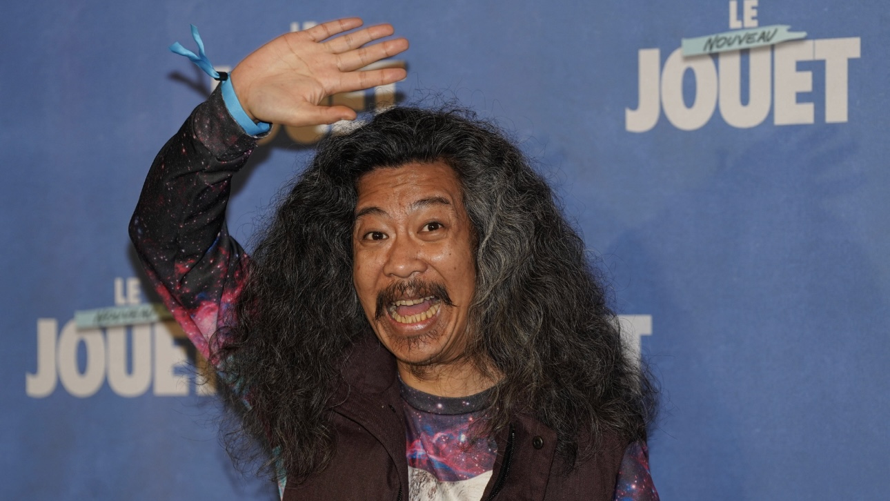 Актер из «Астерикса и Обеликса» Бан Хэй Мин погиб, пытаясь достать телефон