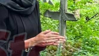 Девушка Старовойта надела помолвочное кольцо на похороны экс-министра