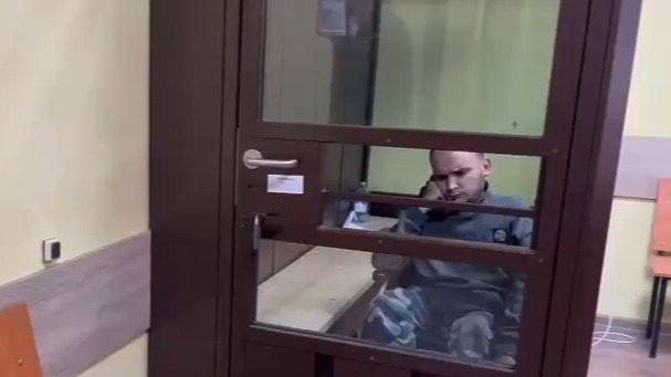 Арестованный за избиение пасынка мужчина заставлял другого ребенка снимать истязания