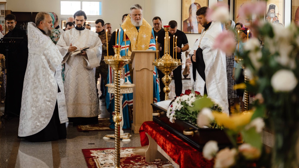 Прощание с погибшим при обстреле ВСУ мальчиком прошло в день его шестилетия