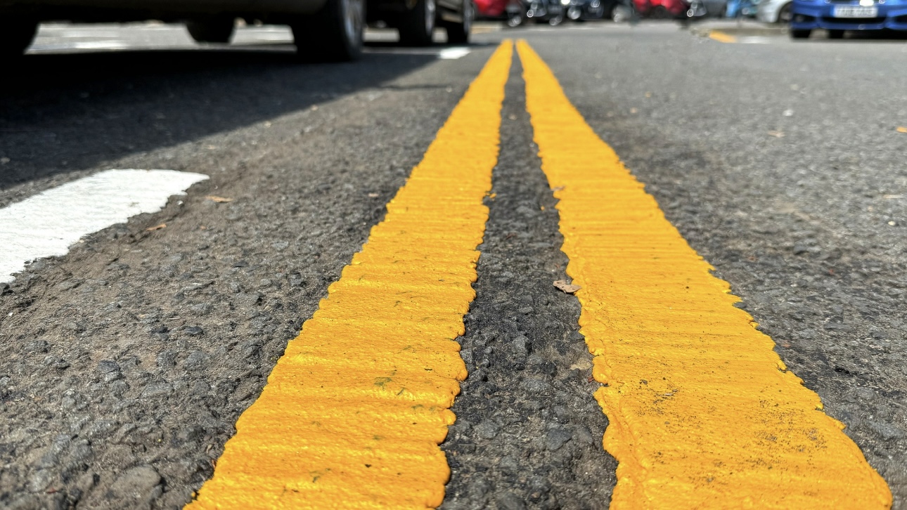 Желтая разделительная разметка впервые появилась в Москве