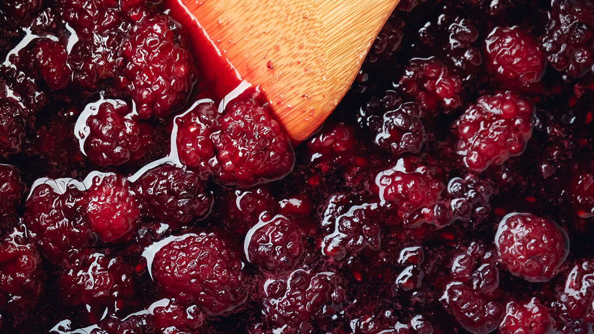 Чем полезно и опасно малиновое варенье