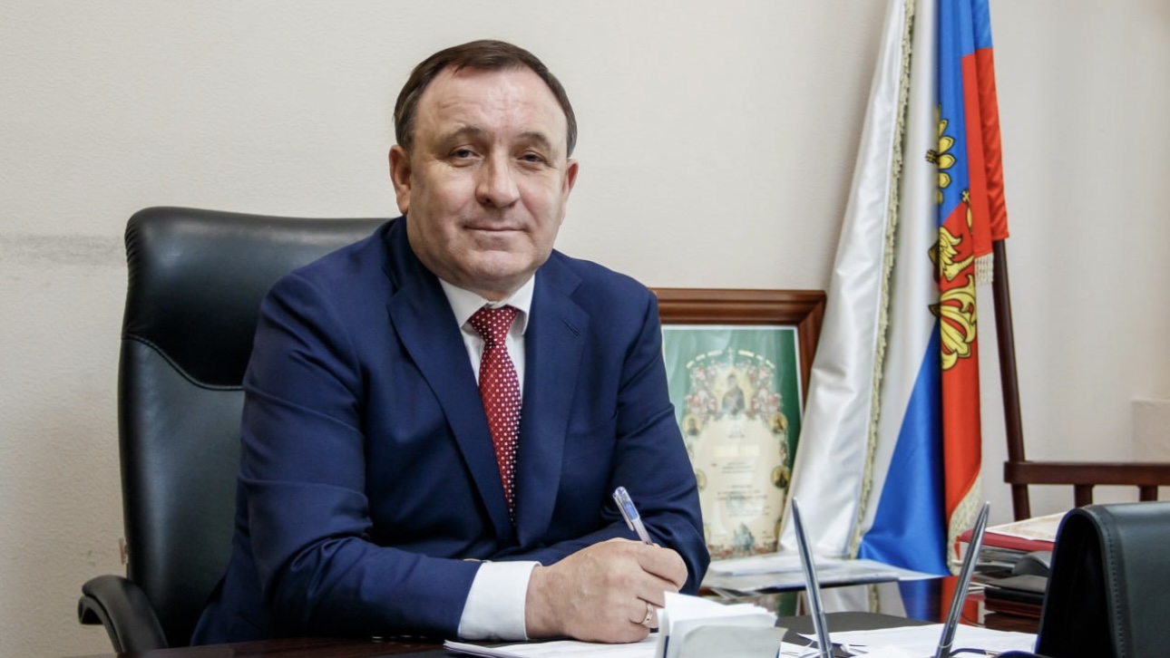 Мэр Иркутского района Фролов прокомментировал скандал с фото своей дочери в США