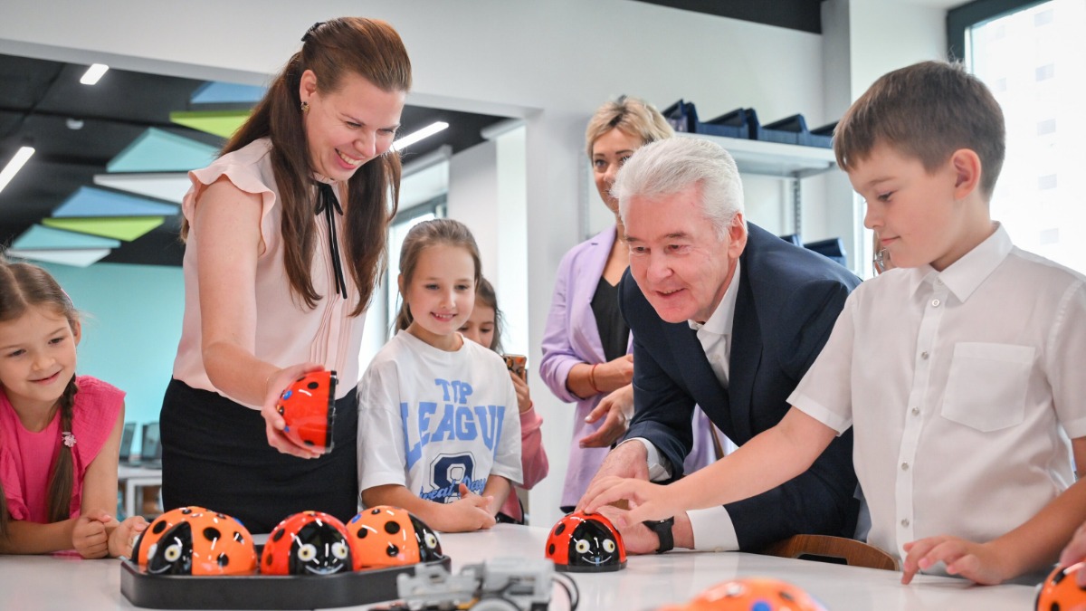 Мэр столицы Сергей Собянин осмотрел итоги обновления школы № 1190 на Пятницком шоссе