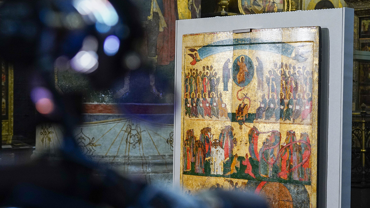 Можно ли выбрасывать иконы, как правильно это делать: советы священника