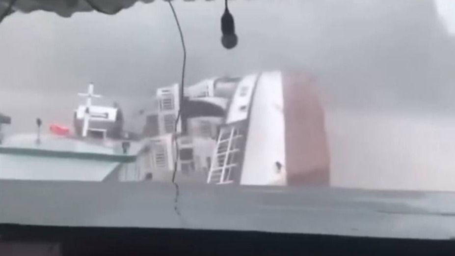 Количество погибших в результате крушения яхты во Вьетнаме увеличилось до 38