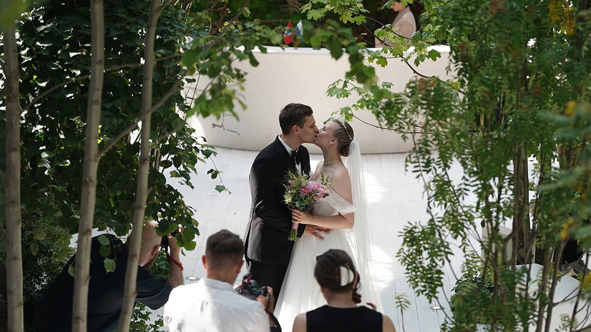 Кто оплачивает ущерб за драку на свадьбе