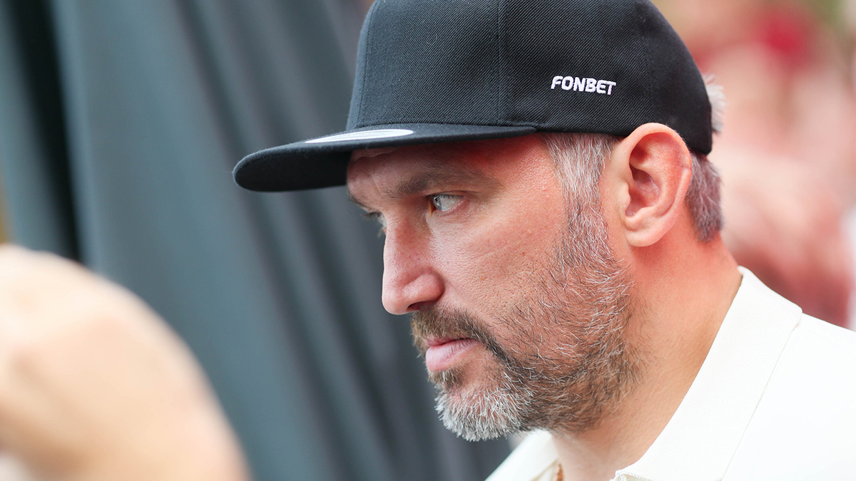 WSJ: Байден планировал выслать Овечкина из НХЛ для давления на Россию