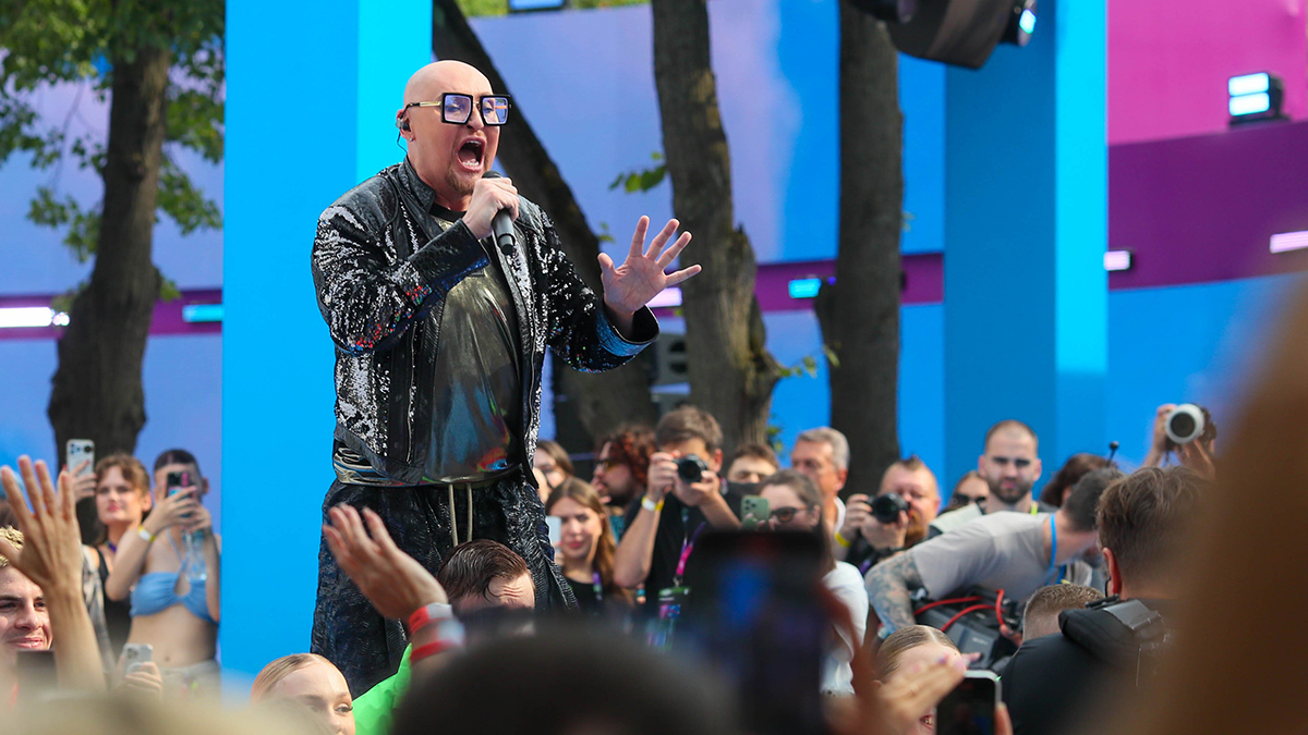 Певца Шуру не узнали на концерте в Ставрополе