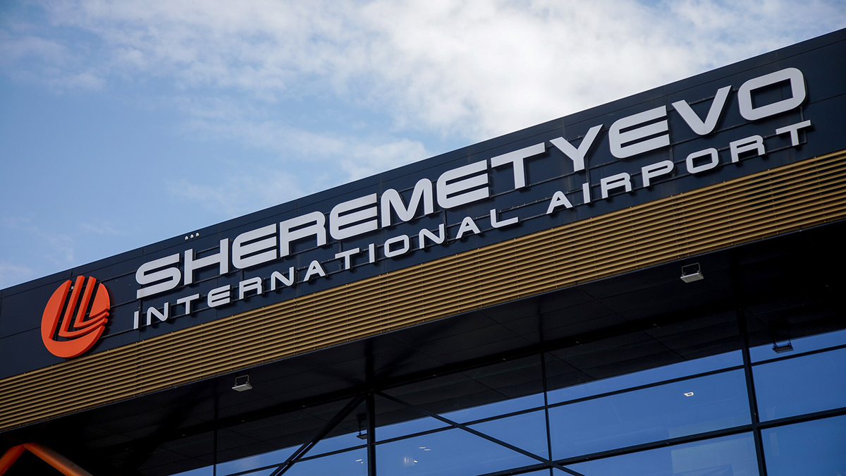 Более 20 рейсов задержали в аэропорту Шереметьево из-за грозы