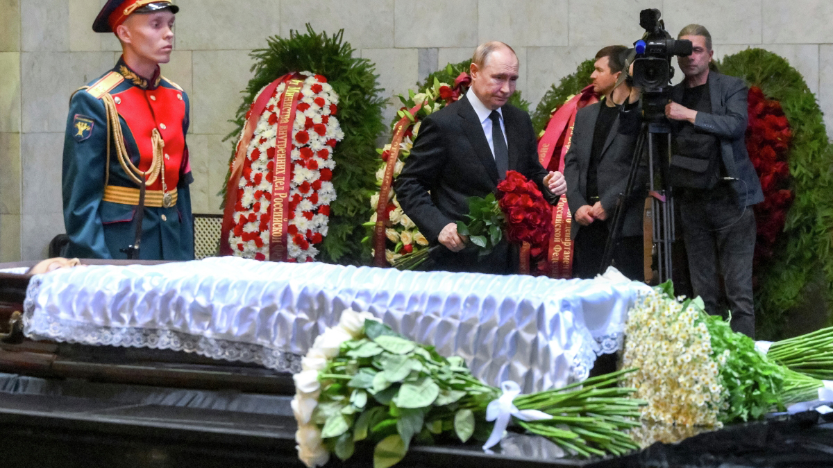 Путин приехал на прощание со своей однокурсницей Подносовой 